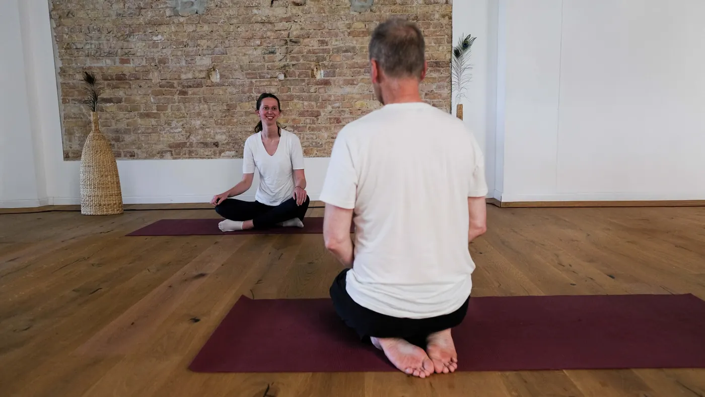 Meditation in der Art of Living Yoga Oase Berlin